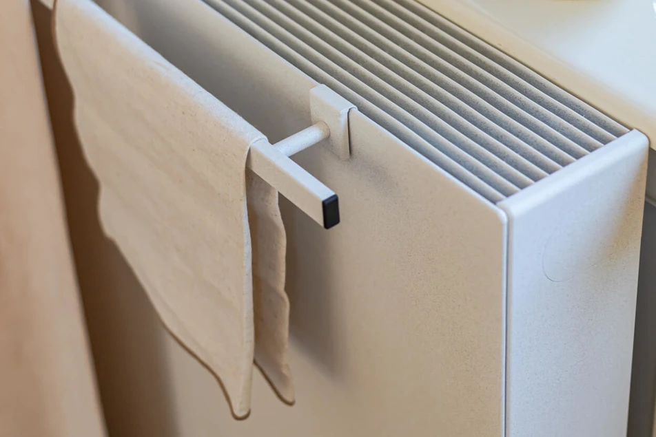 Radiator cover with towelrail
