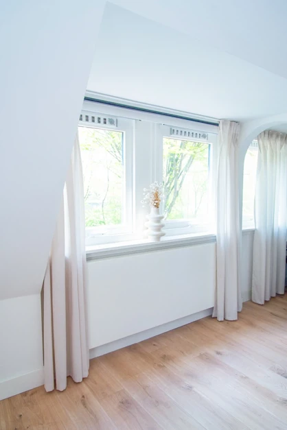 Radiator cover in bedroom (2)
