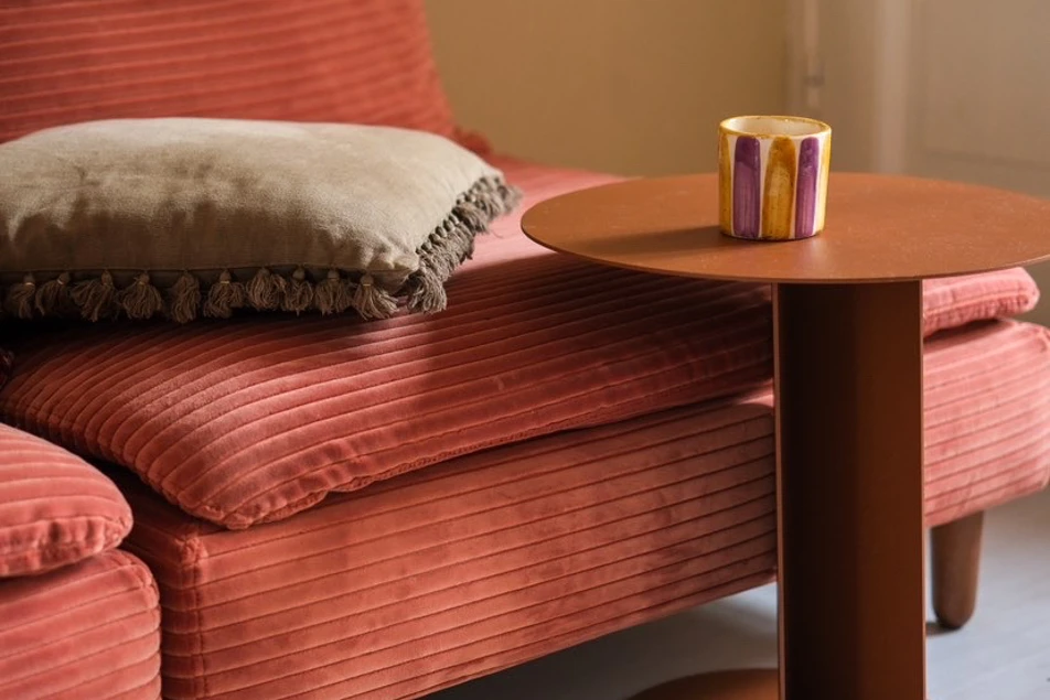 Side table Sage by the sofa