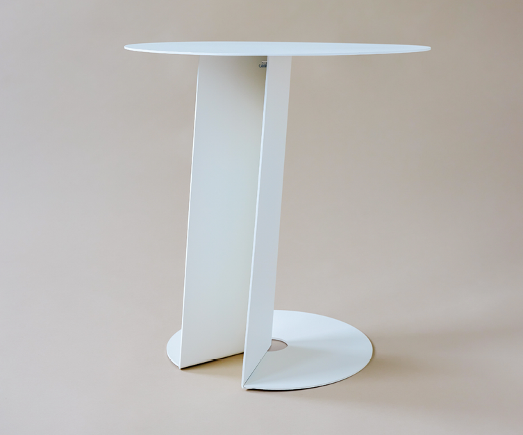 Side table Sage Sentimo - RAL 9010 Fine Texture - 52 cm high