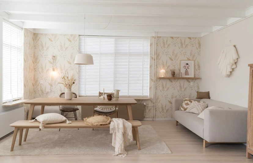 Radiator cover in living room (2/4)