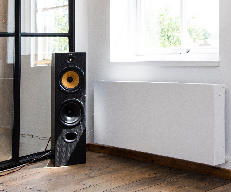 Radiatorombouw Sentimo 'The Original' in RAL 9016 10,7 x 55 x 155 cm - Uitvoering Solid
