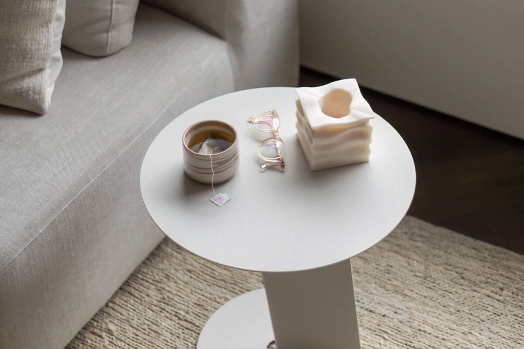 Side table Sage with radiator cover by the sofa
